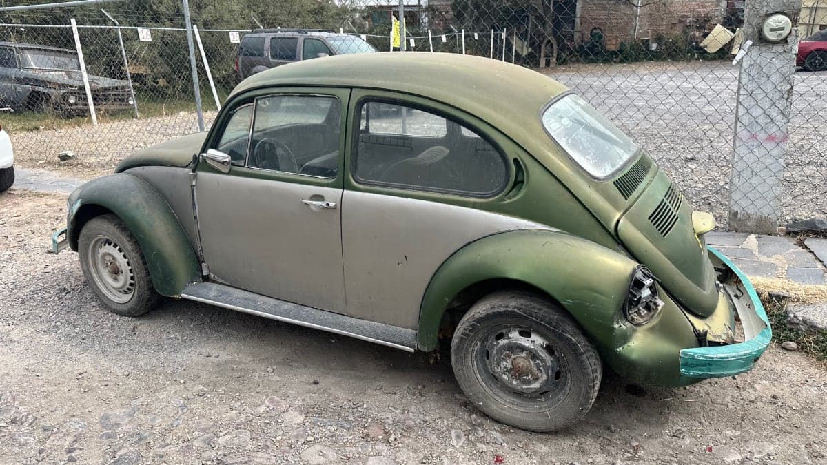 Volkswagen Beetle spotted in San Miguel de Allende