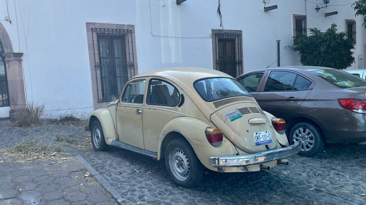 Volkswagen Beetle spotted in San Miguel de Allende
